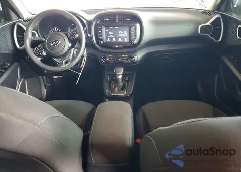 2021 Kia Soul Lx z USA, uszkodzony, nr VIN KNDJ23AU6M7741266